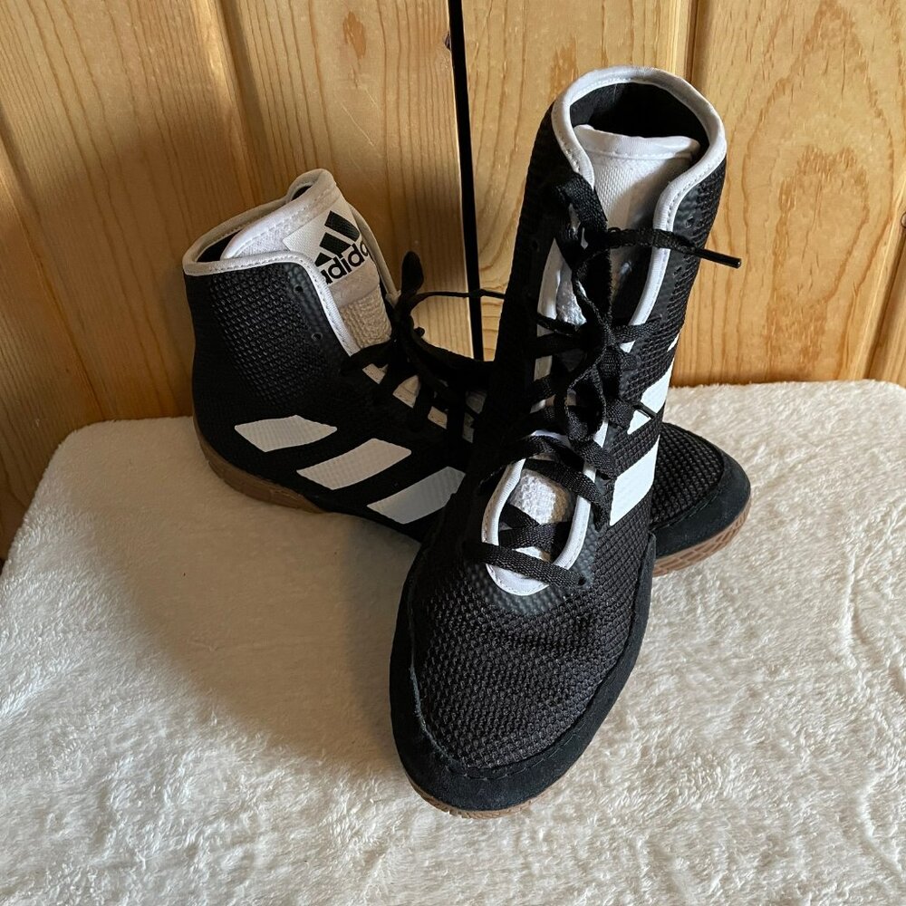 Men's Adidas wrestling shoes